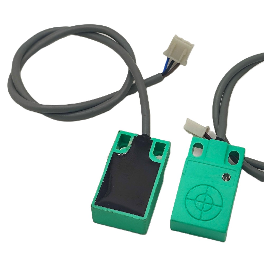 Датчик положения QIN-05F18N03 Sn:5mm/200mA BN:10-30V Y25W52 к MAX838 Датчик положения QIN-05F18N03 Sn:5mm/200mA BN:10-30V Y25W52 к MAX838