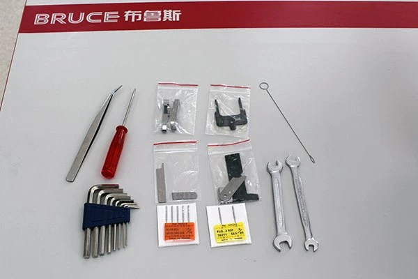 BRUCE BRC-946-460-02H/D/AW1S промисловий флетлок з багатою комплектацією