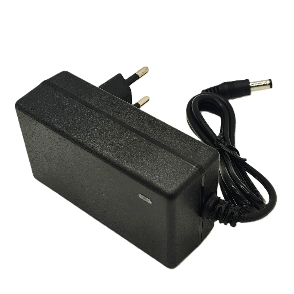 Пристрій зарядний QD-16820 16.8V  2A  5.5mm SNYTER